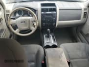 ✅ 2008 Ford Escape XLS • VIN: 1FMCU92Z88KC14960 • Lot: 87274945. Wystawiony na Copart z przebiegiem 166 005 mil. Bezpłatny archiwum sprzedaży aukcyjnych z USA i szczegółowy raport historii pojazdu na DreamBid. Zdjęcie 8.