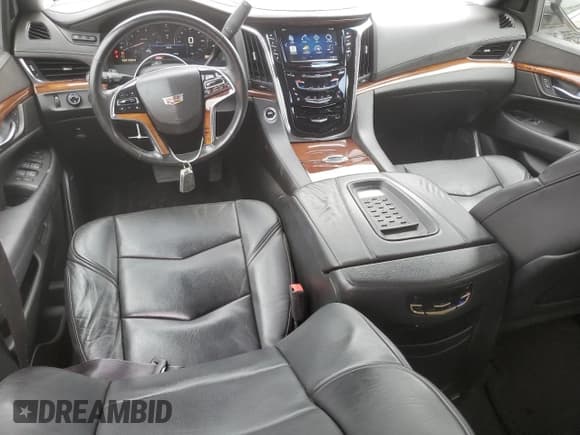 ✅ 2015 Cadillac Escalade Premium • VIN: 1GYS4NKJ4FR679267 • Lot: 82276835. Wystawiony na Copart z przebiegiem 131 134 mil. Bezpłatny archiwum sprzedaży aukcyjnych z USA i szczegółowy raport historii pojazdu na DreamBid. Zdjęcie 8.