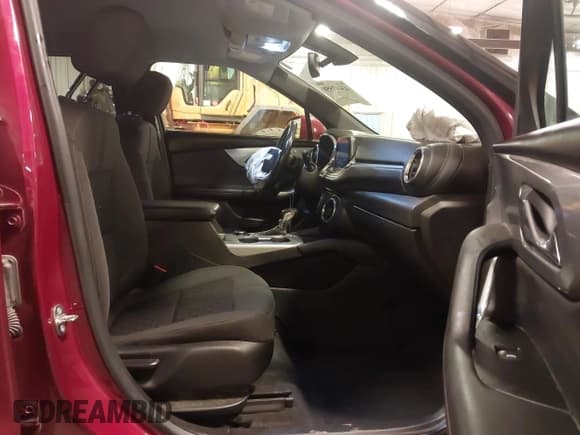 ✅ 2019 Chevrolet Blazer • VIN: 3GNKBGRS0KS688410 • Lot: 43447550. Listed on IAAI with 78,973 mi. Free auction sales archive from the USA and detailed vehicle history report at DreamBid. Image 5.