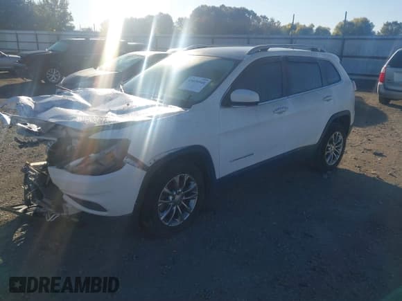 ✅ 2019 Jeep Cherokee Latitude Plus • VIN: 1C4PJLLBXKD202138 • Lot: 43426940. Wystawiony na IAAI z przebiegiem 96 612 mil. Bezpłatny archiwum sprzedaży aukcyjnych z USA i szczegółowy raport historii pojazdu na DreamBid. Zdjęcie 2.