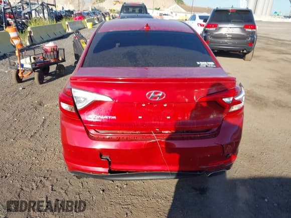 ✅ 2017 Hyundai Sonata SE • VIN: 5NPE24AF5HH596070 • Lot: 43070584. Listed on IAAI with 140,518 mi. Free auction sales archive from the USA and detailed vehicle history report at DreamBid. Image 16.