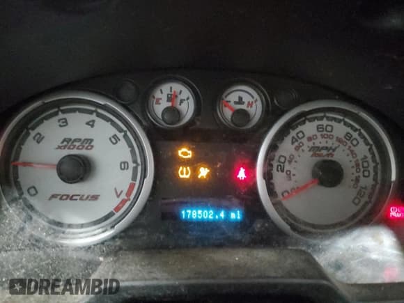 ✅ 2010 Ford Focus SE • VIN: 1FAHP3FN6AW144515 • Lot: 90449285. Wystawiony na Copart z przebiegiem 178 502 mil. Bezpłatny archiwum sprzedaży aukcyjnych z USA i szczegółowy raport historii pojazdu na DreamBid. Zdjęcie 9.