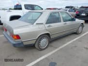 ✅ 1986 Mercedes-Benz 190 E • VIN: WDBDA24D0GF194753 • Lot: 43200701. Listed on IAAI with 135,395 mi. Free auction sales archive from the USA and detailed vehicle history report at DreamBid. Image 4.