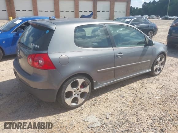 ✅ 2009 Volkswagen Golf GTI • VIN: WVWEV71K99W014585 • Lot: 42550037. Wystawiony na IAAI z przebiegiem 107 151 mil. Bezpłatny archiwum sprzedaży aukcyjnych z USA i szczegółowy raport historii pojazdu na DreamBid. Zdjęcie 4.