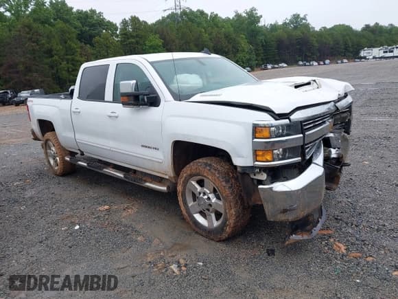 ✅ 2017 Chevrolet Silverado 2500HD LT • VIN: 1GC1KVEY4HF182790 • Lot: 42357385. Wystawiony na IAAI z przebiegiem 189 755 mil. Bezpłatny archiwum sprzedaży aukcyjnych z USA i szczegółowy raport historii pojazdu na DreamBid. Zdjęcie 1.