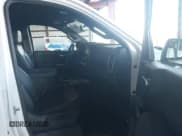 ✅ 2020 GMC Sierra 1500 AT4 • VIN: 1GTP9EEL3LZ144565 • Lot: 43379605. Wystawiony na IAAI z przebiegiem 45 024 mil. Bezpłatny archiwum sprzedaży aukcyjnych z USA i szczegółowy raport historii pojazdu na DreamBid. Zdjęcie 5.