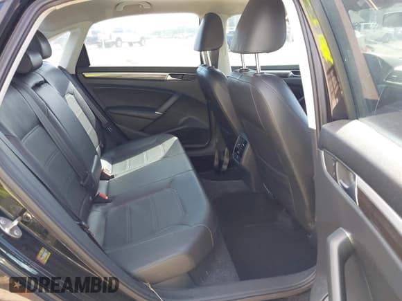 ✅ 2016 Volkswagen Passat SE • VIN: 1VWBS7A30GC016578 • Лот: 43286252. Опубликован ранее на IAAI с пробегом 87 598 миль. Бесплатный доступ к архиву аукционных продаж из США и подробный отчёт об истории автомобиля на DreamBid. Изображение 8.