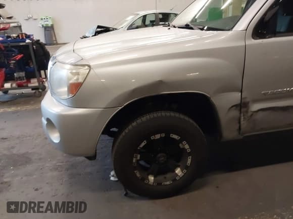 ✅ 2008 Toyota Tacoma • VIN: 5TETX22N28Z573149 • Lot: 43603771. Listed on IAAI with 117,504 mi. Free auction sales archive from the USA and detailed vehicle history report at DreamBid. Image 6.