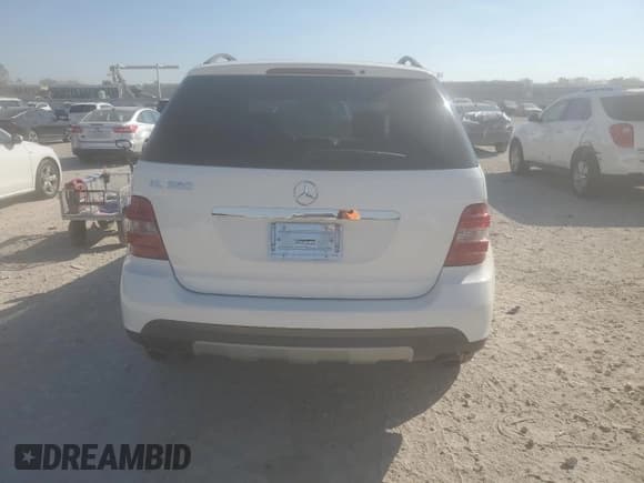 ✅ 2006 Mercedes-Benz M 350 • VIN: 4JGBB86E86A079727 • Лот: 86860195. Опубликован ранее на Copart с пробегом 152 507 миль. Бесплатный доступ к архиву аукционных продаж из США и подробный отчёт об истории автомобиля на DreamBid. Изображение 6.