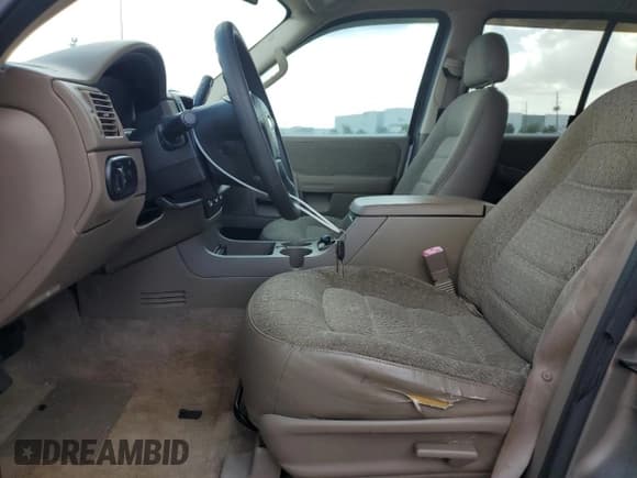 ✅ 2005 Ford Explorer XLS • VIN: 1FMZU62K85UA27357 • Lot: 85119725. Listed on Copart with 177,024 mi. Free auction sales archive from the USA and detailed vehicle history report at DreamBid. Image 7.