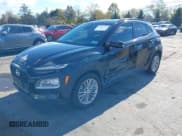 ✅ 2021 Hyundai Kona SEL • VIN: KM8K22AA3MU669394 • Лот: 43492785. Опубликован ранее на IAAI с пробегом 34 301 миль. Бесплатный доступ к архиву аукционных продаж из США и подробный отчёт об истории автомобиля на DreamBid. Изображение 17.