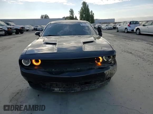 ✅ 2018 Dodge Challenger SXT • VIN: 2C3CDZAG8JH286831 • Lot: 82729275. Listed on Copart with 70,061 mi. Free auction sales archive from the USA and detailed vehicle history report at DreamBid. Image 13.