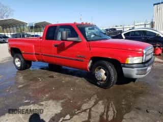 1998 Dodge 3500 z VIN 1B7MC3367WJ240238, wystawiony jako Copart lot #43224965 z przebiegiem 260 492 mil mil oraz Szkoda całkowita • Salvage title. Historia ofert i sprzedaży dostępna na DreamBid. Obrazek 4.