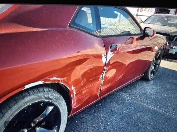 ✅ 2014 Dodge Challenger R/T 100th Anniversary Appearance • VIN: 2C3CDYBT6EH110548 • Lot: 41928250. Listed on IAAI with 79,810 mi. Free auction sales archive from the USA and detailed vehicle history report at DreamBid. Image 6.