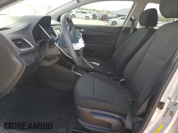 2018 Hyundai Accent SE z VIN 3KPC24A37JE020360, wystawiony jako Copart lot #84062365 z przebiegiem 78 803 mil mil oraz Szkoda całkowita • Salvage title. Historia ofert i sprzedaży dostępna na DreamBid. Obrazek 7.