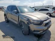 ✅ 2022 Volvo XC40 Momentum • VIN: YV4162UK7N2681552 • Lot: 67383405. Listed on Copart with 21,537 mi. Free auction sales archive from the USA and detailed vehicle history report at DreamBid. Image 4.