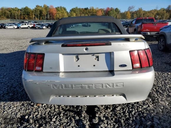 ✅ 2004 Ford Mustang Deluxe • VIN: 1FAFP44614F146816 • Лот: 86621635. Опубликован ранее на Copart с пробегом 117 465 миль. Бесплатный доступ к архиву аукционных продаж из США и подробный отчёт об истории автомобиля на DreamBid. Изображение 6.