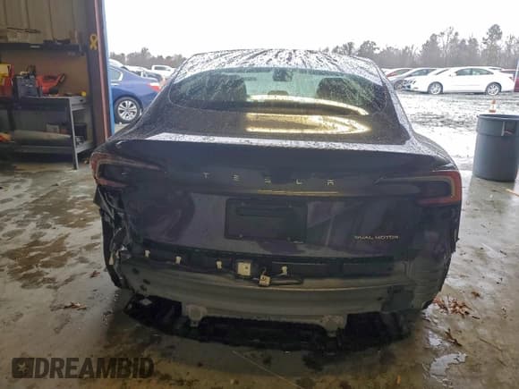 ✅ 2024 Tesla Model 3 Long Range • VIN: 5YJ3E1EB3RF743555 • Lot: 93785555. Wystawiony na Copart z przebiegiem 35 661 mil. Bezpłatny archiwum sprzedaży aukcyjnych z USA i szczegółowy raport historii pojazdu na DreamBid. Zdjęcie 6.