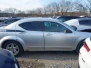 ✅ 2008 Dodge Avenger SXT • VIN: 1B3LC56K28N232979 • Лот: 41364936. Опубликован ранее на IAAI с пробегом 219 199 миль. Бесплатный доступ к архиву аукционных продаж из США и подробный отчёт об истории автомобиля на DreamBid. Изображение 13.