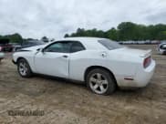 ✅ 2013 Dodge Challenger SXT • VIN: 2C3CDYAG4DH530537 • Lot: 52118944. Wystawiony na Copart z przebiegiem 223 245 mil. Bezpłatny archiwum sprzedaży aukcyjnych z USA i szczegółowy raport historii pojazdu na DreamBid. Zdjęcie 2.