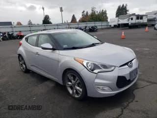 ✅ 2017 Hyundai Veloster • VIN: KMHTC6AD2HU321868 • Lot: 79083584. Wystawiony na Copart z przebiegiem 105 528 mil. Bezpłatny archiwum sprzedaży aukcyjnych z USA i szczegółowy raport historii pojazdu na DreamBid. Zdjęcie 4.