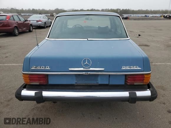 ✅ 1975 Mercedes-Benz 240 • VIN: 11511712056492 • Lot: 49152725. Listed on Copart with 82,408 mi. Free auction sales archive from the USA and detailed vehicle history report at DreamBid. Image 6.