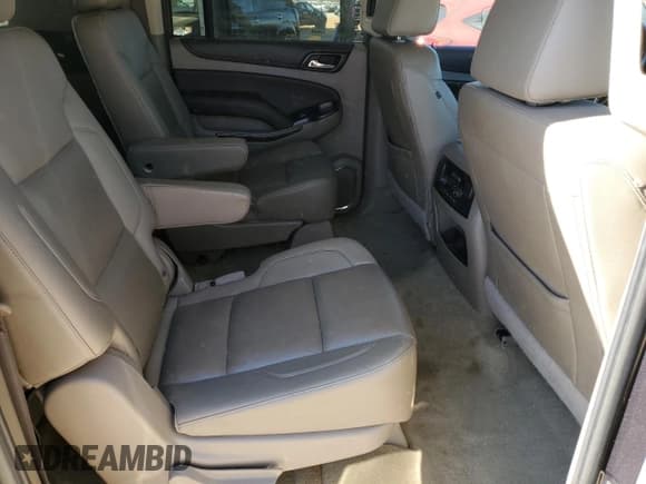 ✅ 2017 Chevrolet Suburban LT • VIN: 1GNSCHKC6HR288711 • Lot: 75030404. Wystawiony na Copart z przebiegiem 134 065 mil. Bezpłatny archiwum sprzedaży aukcyjnych z USA i szczegółowy raport historii pojazdu na DreamBid. Zdjęcie 11.