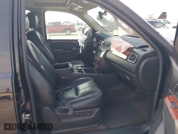 ✅ 2014 Chevrolet Tahoe LT • VIN: 1GNSCBE07ER240788 • Lot: 43016942. Listed on IAAI with 181,963 mi. Free auction sales archive from the USA and detailed vehicle history report at DreamBid. Image 5.