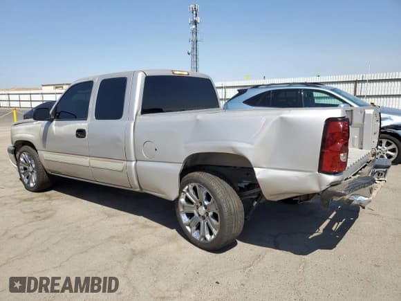 ✅ 2005 Chevrolet Silverado 1500 LS • VIN: 2GCEC19V651200751 • Лот: 69149674. Опубликован ранее на Copart с пробегом 189 657 миль. Бесплатный доступ к архиву аукционных продаж из США и подробный отчёт об истории автомобиля на DreamBid. Изображение 2.