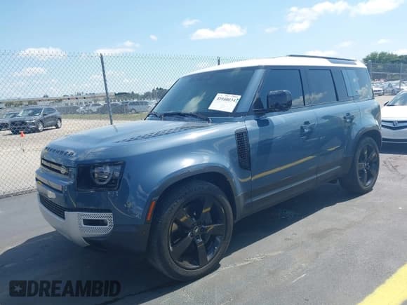 ✅ 2023 Land Rover Defender SE • VIN: SALEP7EU5P2219064 • Lot: 42220034. Listed on IAAI with 15,184 mi. Free auction sales archive from the USA and detailed vehicle history report at DreamBid. Image 17.