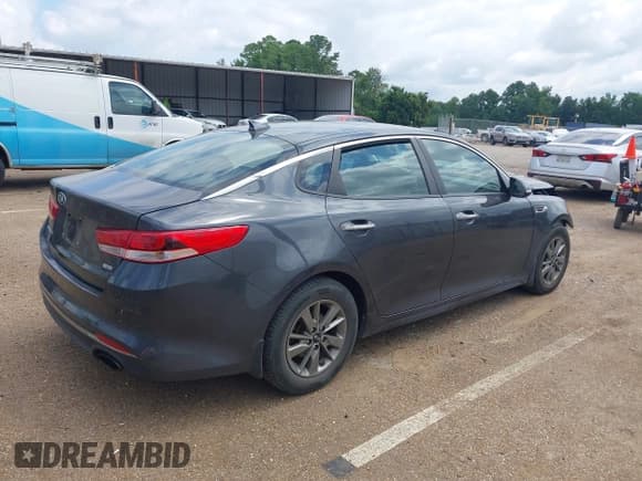 ✅ 2016 Kia Optima LX Turbo • VIN: 5XXGT4L10GG012417 • Lot: 42885999. Wystawiony na IAAI z przebiegiem 208 223 mil. Bezpłatny archiwum sprzedaży aukcyjnych z USA i szczegółowy raport historii pojazdu na DreamBid. Zdjęcie 4.