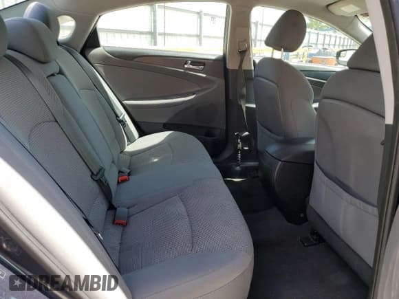 ✅ 2014 Hyundai Sonata GLS • VIN: 5NPEB4AC2EH913563 • Lot: 70715654. Listed on Copart with 153,837 mi. Free auction sales archive from the USA and detailed vehicle history report at DreamBid. Image 11.