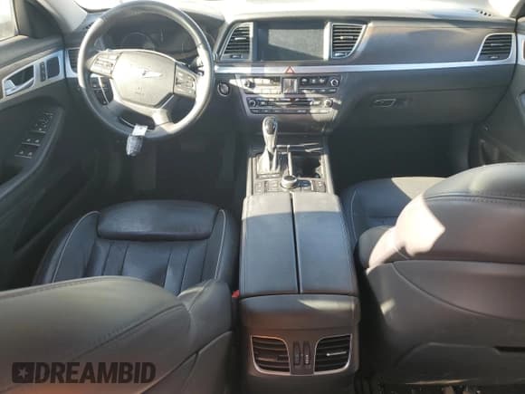 ✅ 2015 Hyundai Genesis 3.8L • VIN: KMHGN4JE3FU092591 • Lot: 88606515. Wystawiony na Copart z przebiegiem 134 541 mil. Bezpłatny archiwum sprzedaży aukcyjnych z USA i szczegółowy raport historii pojazdu na DreamBid. Zdjęcie 8.