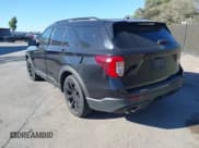 ✅ 2022 Ford Explorer ST • VIN: 1FM5K8GC7NGA83614 • Lot: 43049459. Wystawiony na IAAI z przebiegiem 41 869 mil. Bezpłatny archiwum sprzedaży aukcyjnych z USA i szczegółowy raport historii pojazdu na DreamBid. Zdjęcie 3.