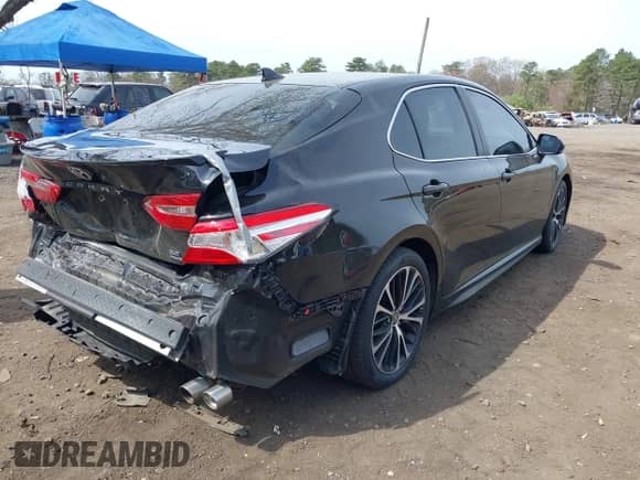 2020 Toyota Camry SE with VIN 4T1G11BK5LU007163, listed as a IAAI auction lot 42117116 with 60,612 mi miles and . Bid and sale history available at DreamBid. Image 4.