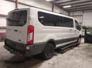 ✅ 2016 Ford Transit XLT • VIN: 1FBZX2ZM3GKA98240 • Lot: 43839535. Wystawiony na IAAI z przebiegiem 174 963 mil. Bezpłatny archiwum sprzedaży aukcyjnych z USA i szczegółowy raport historii pojazdu na DreamBid. Zdjęcie 4.
