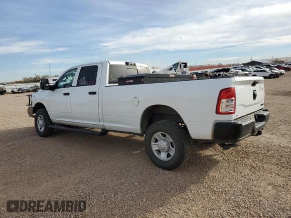 ✅ 2024 Ram 3500 Tradesman • VIN: 3C63R3GJ8RG155995 • Лот: 90999005. Опубликован ранее на Copart с пробегом 53 141 миль. Бесплатный доступ к архиву аукционных продаж из США и подробный отчёт об истории автомобиля на DreamBid. Изображение 2.