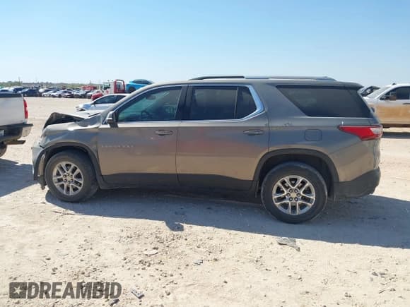 ✅ 2018 Chevrolet Traverse LT Cloth • VIN: 1GNERGKW7JJ206313 • Lot: 43463022. Wystawiony na IAAI z przebiegiem 242 688 mil. Bezpłatny archiwum sprzedaży aukcyjnych z USA i szczegółowy raport historii pojazdu na DreamBid. Zdjęcie 13.