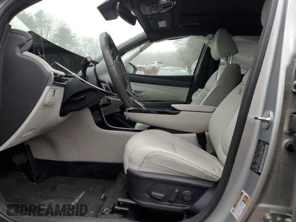 ✅ 2025 Hyundai Tucson Limited • VIN: KM8JEDD14SU252776 • Lot: 91794575. Wystawiony na Copart z przebiegiem 13 674 mil. Bezpłatny archiwum sprzedaży aukcyjnych z USA i szczegółowy raport historii pojazdu na DreamBid. Zdjęcie 7.