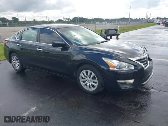 ✅ 2014 Nissan Altima SV • VIN: 1N4AL3AP6EN380888 • Lot: 43421130. Listed on IAAI with 125,833 mi. Free auction sales archive from the USA and detailed vehicle history report at DreamBid. Image 1.
