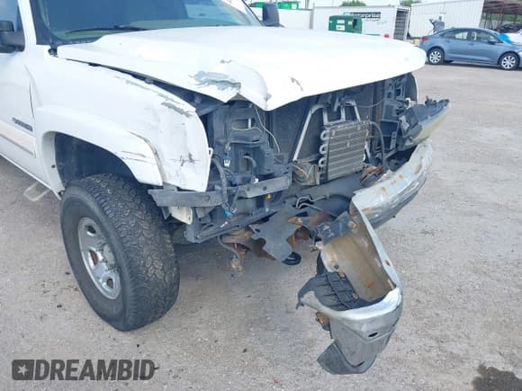 ✅ 2006 Chevrolet Silverado 2500HD LT2 • VIN: 1GCHK23U56F109356 • Lot: 42545620. Wystawiony na IAAI z przebiegiem 198 072 mil. Bezpłatny archiwum sprzedaży aukcyjnych z USA i szczegółowy raport historii pojazdu na DreamBid. Zdjęcie 6.