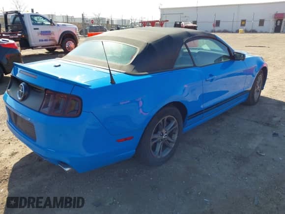 2014 Ford Mustang V6 с VIN 1ZVBP8EM9E5210585, выставлен на аукционе IAAI как лот 41815769 с пробегом Не указан миль и . История ставок и продаж доступна на DreamBid. Изображение 4.