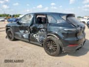 ✅ 2023 Porsche Cayenne S • VIN: WP1AB2AY6PDA14842 • Lot: 70401765. Wystawiony na Copart z przebiegiem Nie podano. Bezpłatny archiwum sprzedaży aukcyjnych z USA i szczegółowy raport historii pojazdu na DreamBid. Zdjęcie 2.