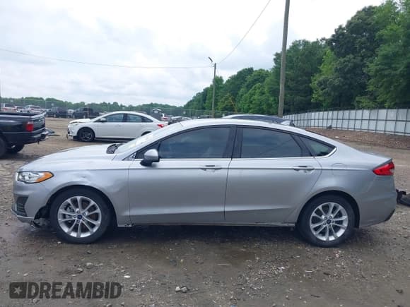 ✅ 2020 Ford Fusion SE • VIN: 3FA6P0HD5LR262877 • Lot: 42243525. Wystawiony na IAAI z przebiegiem 53 071 mil. Bezpłatny archiwum sprzedaży aukcyjnych z USA i szczegółowy raport historii pojazdu na DreamBid. Zdjęcie 15.