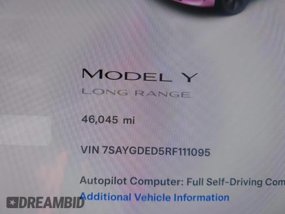 ✅ 2024 Tesla Model Y • VIN: 7SAYGDED5RF111095 • Lot: 43529040. Wystawiony na IAAI z przebiegiem 46 045 mil. Bezpłatny archiwum sprzedaży aukcyjnych z USA i szczegółowy raport historii pojazdu na DreamBid. Zdjęcie 15.
