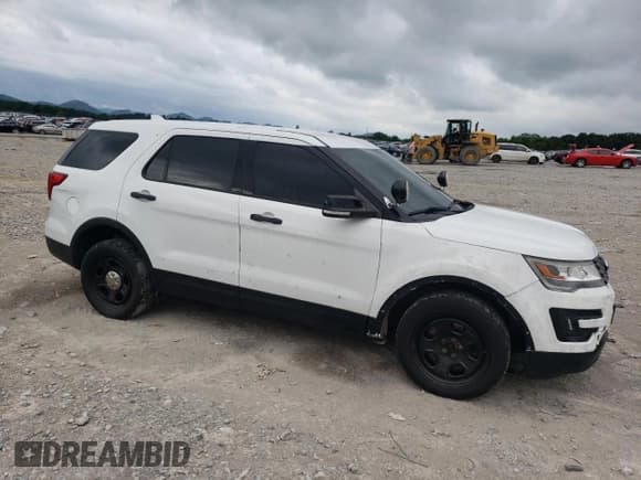 ✅ 2017 Ford Police Interceptor Utility • VIN: 1FM5K8AR0HGD26178 • Лот: 61197785. Опубликован ранее на Copart с пробегом 163 773 миль. Бесплатный доступ к архиву аукционных продаж из США и подробный отчёт об истории автомобиля на DreamBid. Изображение 4.