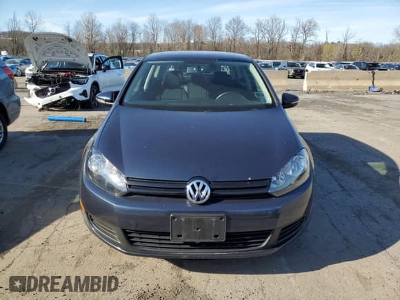 ✅ 2013 Volkswagen Golf w/Conv & Sunroof • VIN: WVWBB7AJ2DW015329 • Лот: 53741895. Опубликован ранее на Copart с пробегом 62 609 миль. Бесплатный доступ к архиву аукционных продаж из США и подробный отчёт об истории автомобиля на DreamBid. Изображение 5.