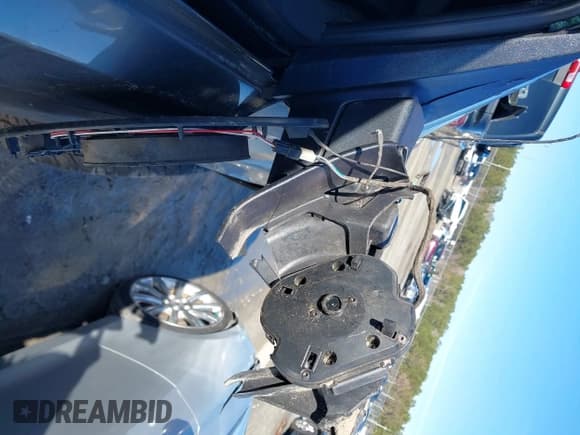 ✅ 2009 Chevrolet Silverado 1500 • VIN: 2GCEC39J891109818 • Lot: 41302124. Wystawiony na IAAI z przebiegiem Nie podano. Bezpłatny archiwum sprzedaży aukcyjnych z USA i szczegółowy raport historii pojazdu na DreamBid. Zdjęcie 6.