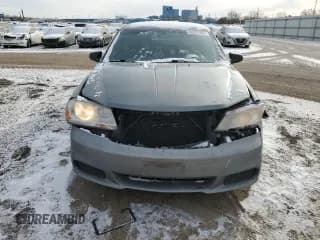 ✅ 2013 Dodge Avenger SE • VIN: 1C3CDZAB3DN700727 • Lot: 84707964. Wystawiony na Copart z przebiegiem 167 339 mil. Bezpłatny archiwum sprzedaży aukcyjnych z USA i szczegółowy raport historii pojazdu na DreamBid. Zdjęcie 5.