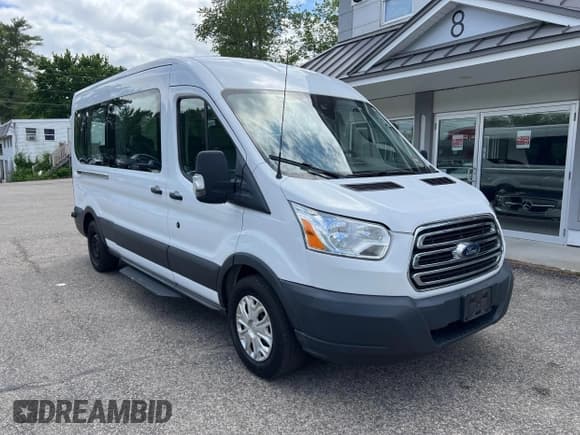 ✅ 2018 Ford Transit XL • VIN: 1FBZX2CG8JKA08901 • Lot: 42409721. Wystawiony na IAAI z przebiegiem 329 422 mil. Bezpłatny archiwum sprzedaży aukcyjnych z USA i szczegółowy raport historii pojazdu na DreamBid. Zdjęcie 1.